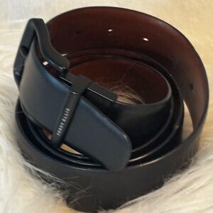Perry Ellis Men's Sleek Black Belt